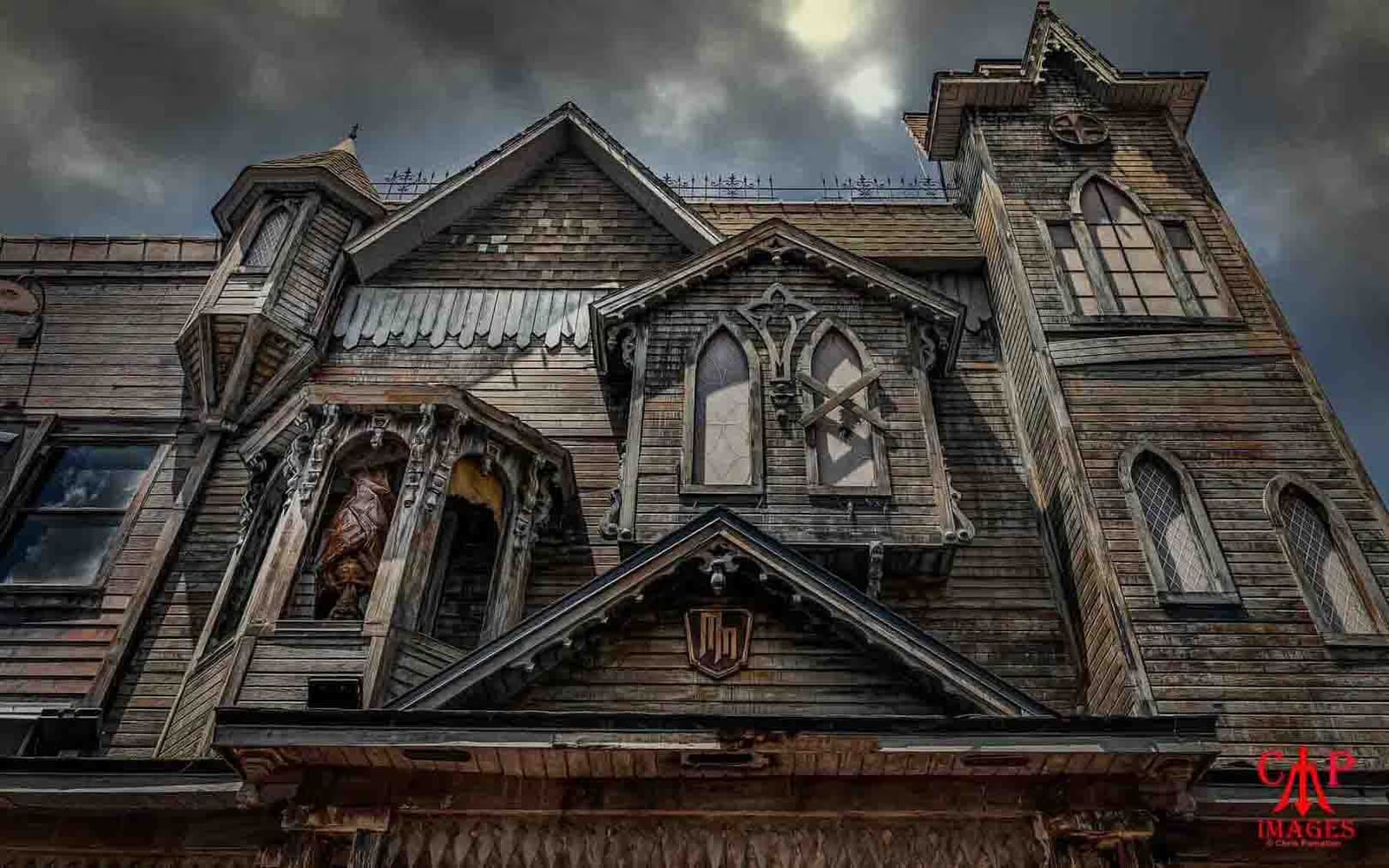 Weathered Victorian façade of Mortem Manor at Old Town in Kissimmee